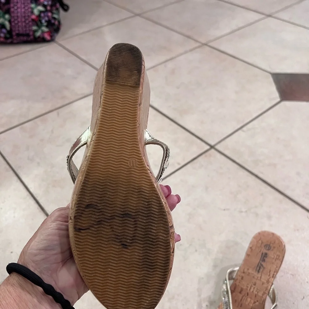 White Mountain Women's Gold Cork Wedge Sandals